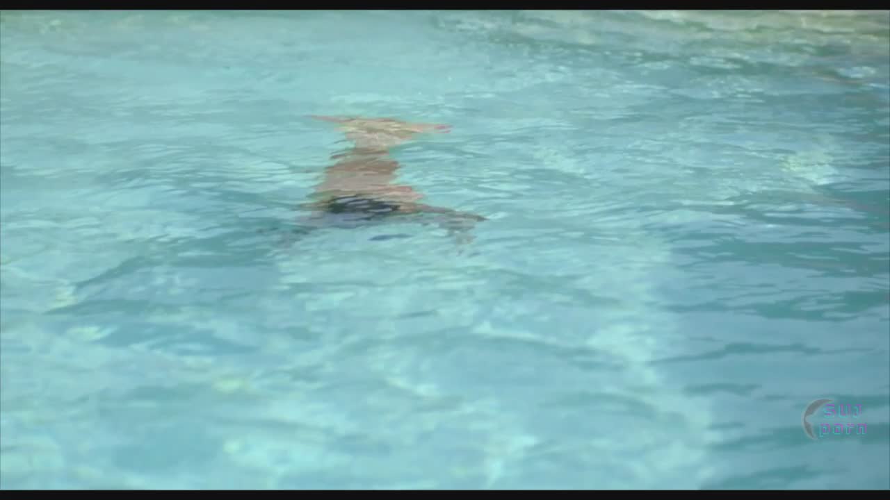Watch for free Spanish mermaid rescued a drowning man in the pool online without registration